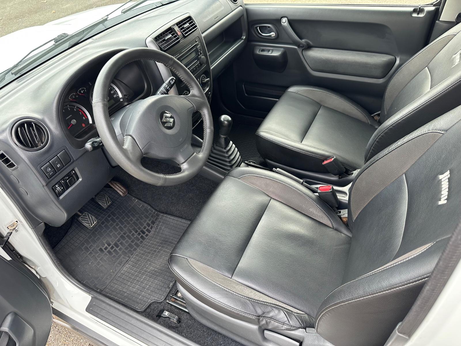 SUZUKI JIMNY 1.3 VVT 86ch 4X4 STYLE - CUIR - ATTELAGE - SIÈGES CHAUFFANTS - CLIMATISATION