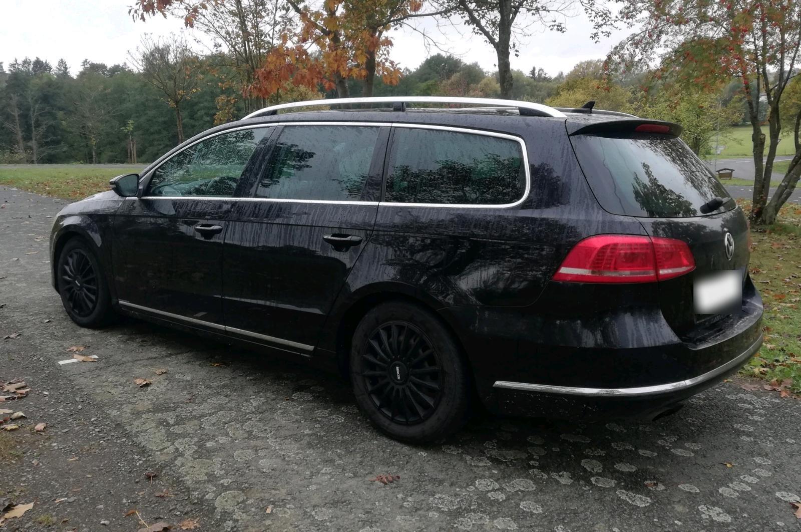 Volkswagen Passat 2011 — салон