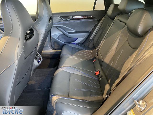 Passat Variant 2.0 TDI DSG R-line NAVI KLIMA PAN