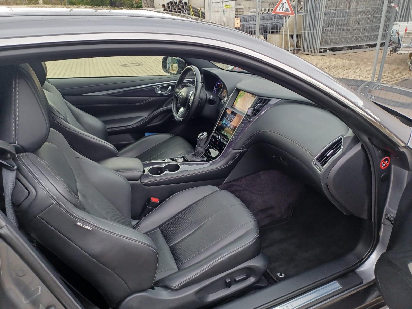 Infiniti Q60 3.0l AWD V6 405 PS