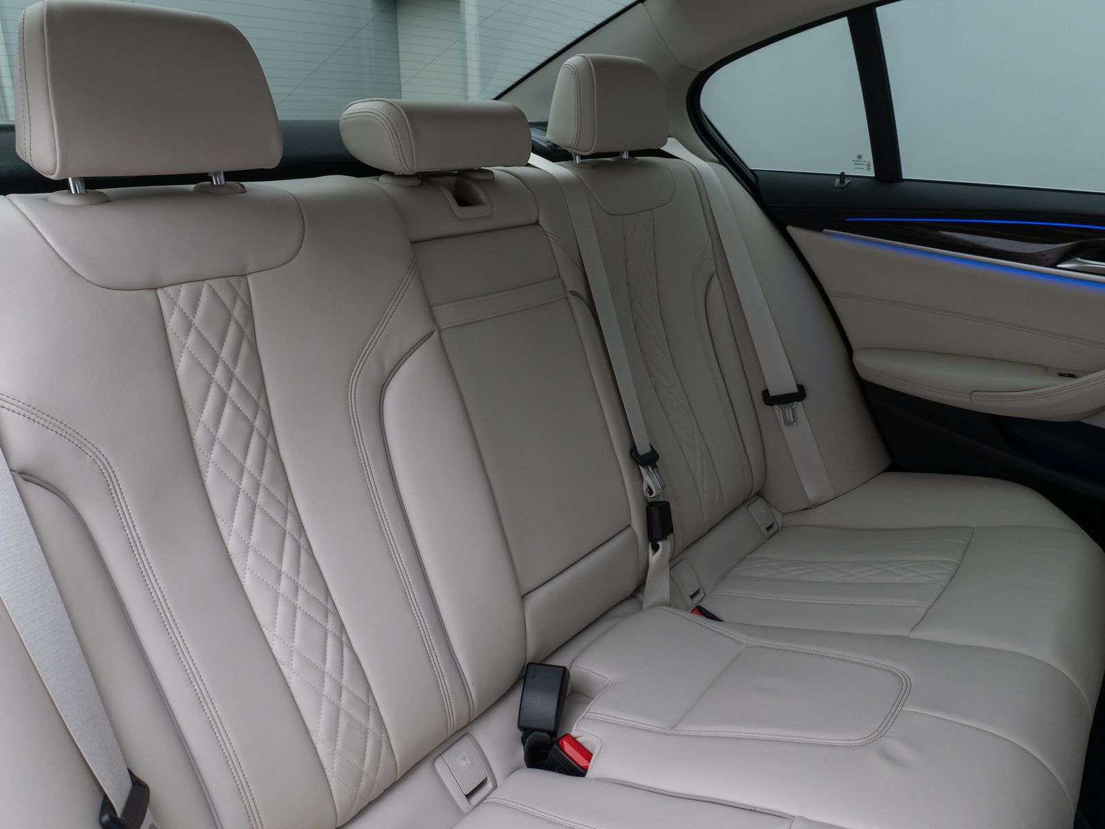Fahrzeugabbildung BMW 530i Luxury Line Kamera Laser HUD DAB H/K SoftCL