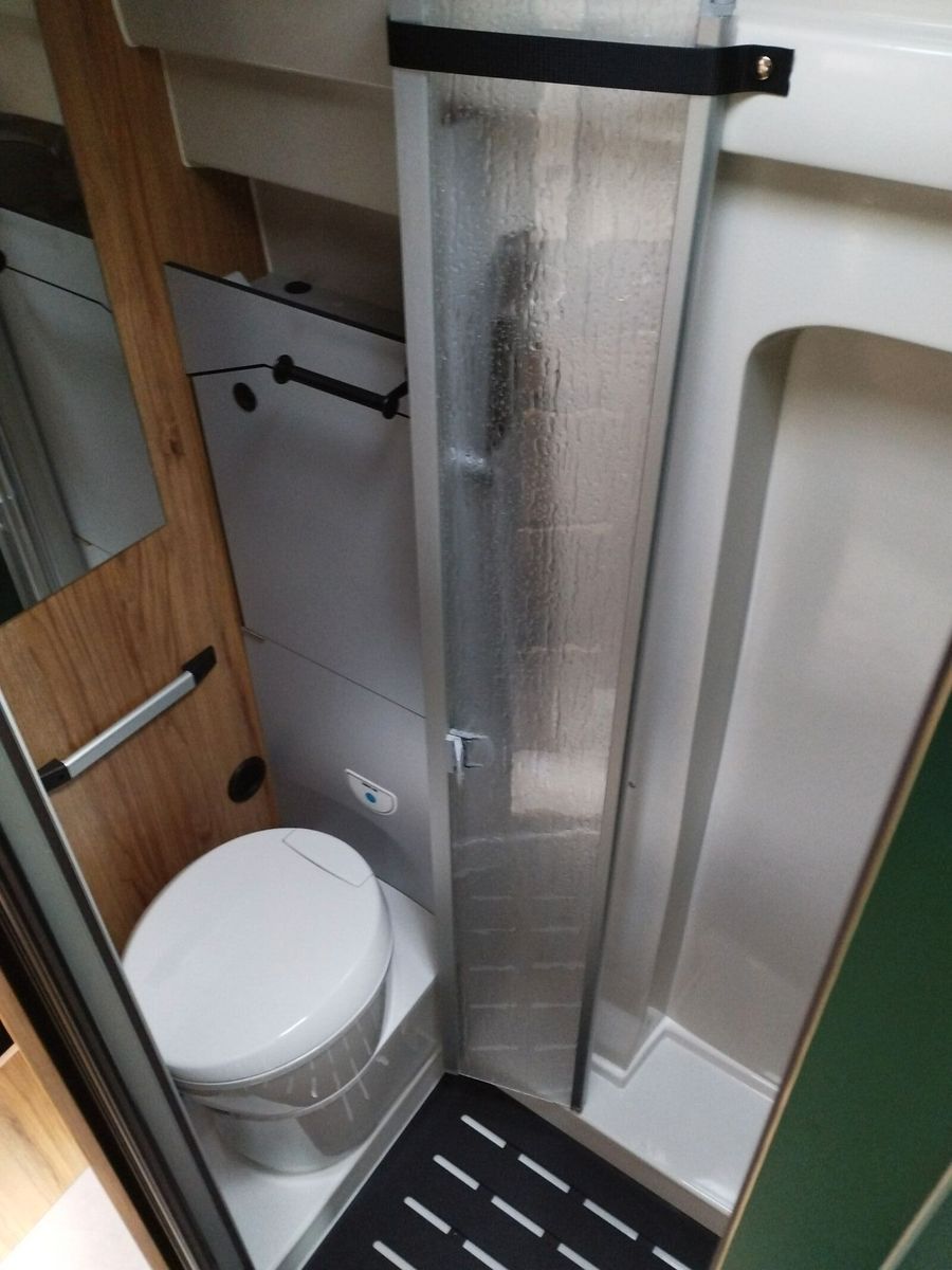 Fahrzeugabbildung Karmann Dexter 4x4 DE 560 AW Rückfahrkamera