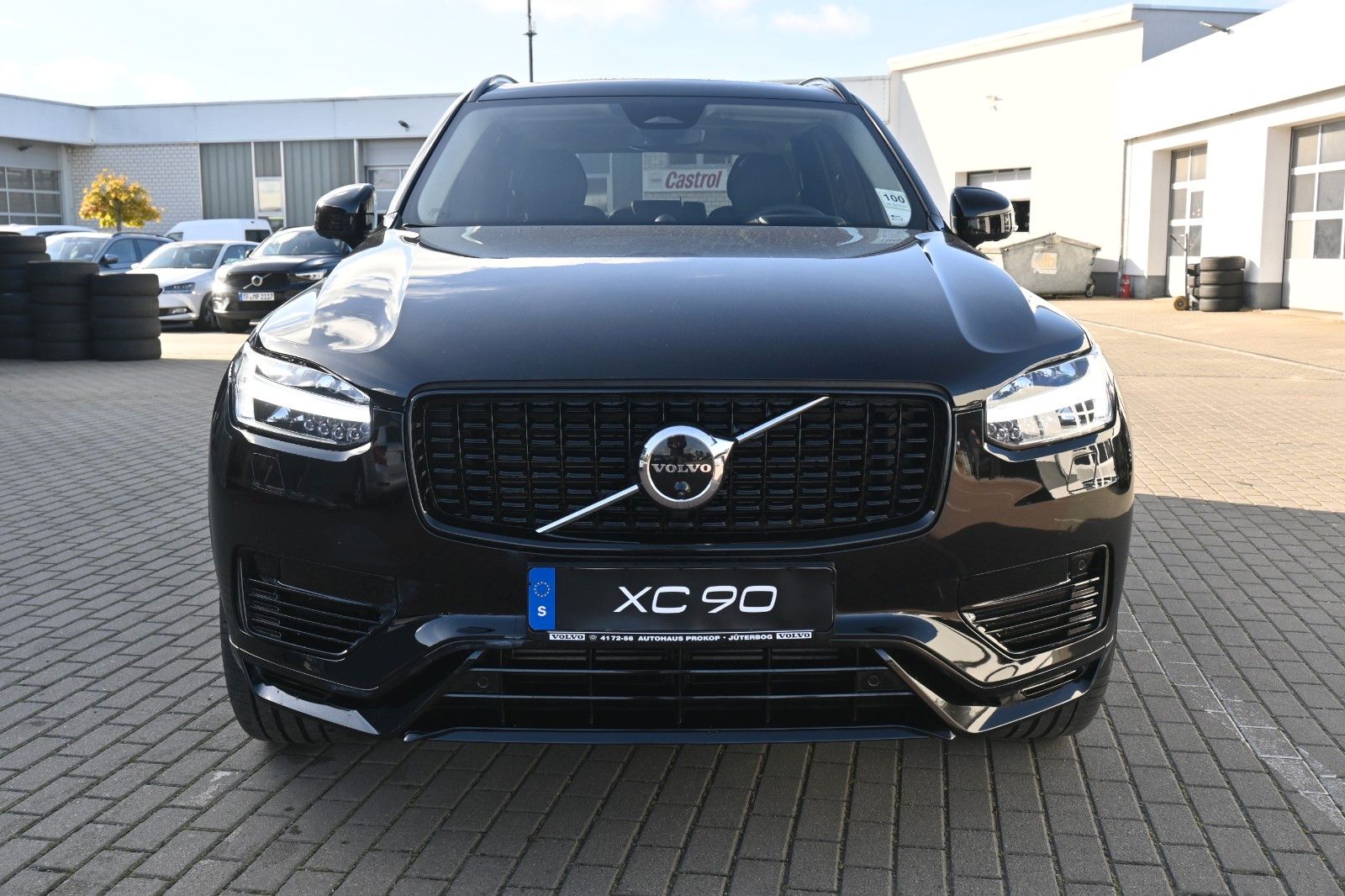 Fahrzeugabbildung Volvo XC90 T8 AWD RC Ultra Dark*LUFT*360°*ACC*AHK