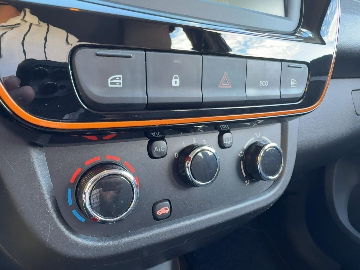 Fahrzeugabbildung Dacia Spring Comfort Plus 45 mit Look-P. Kamera Klima