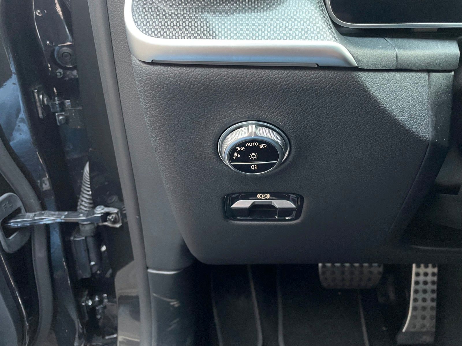 Fahrzeugabbildung Mercedes-Benz GLC 300d AMG+Digital+Distr+Pano+AirM+AHK