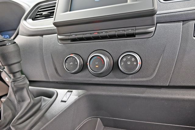 Fahrzeugabbildung Renault Master L3H2 dCi 135 PS Komfort SILBER #23T155