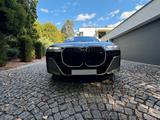 BMW M760e xDrive - Voll - Indiv. TwoTone - 198k LP - schwarze BMW M760