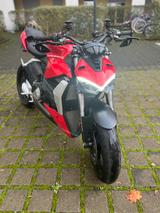 Ducati Streetfighter V2 - DUCATI ST2