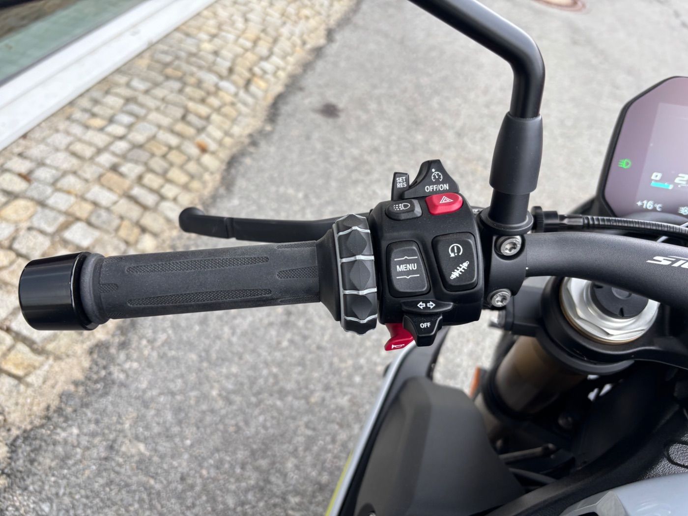 Fahrzeugabbildung BMW S 1000 R