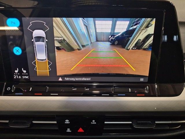 Fahrzeugabbildung Volkswagen Golf VIII Variant TSI Life STH LED Navi AID ACC