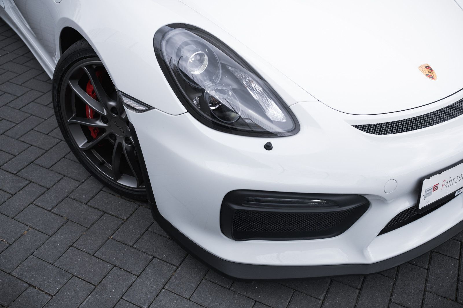 Fahrzeugabbildung Porsche Cayman GT4-Sport-Chrono-Approved-PCM
