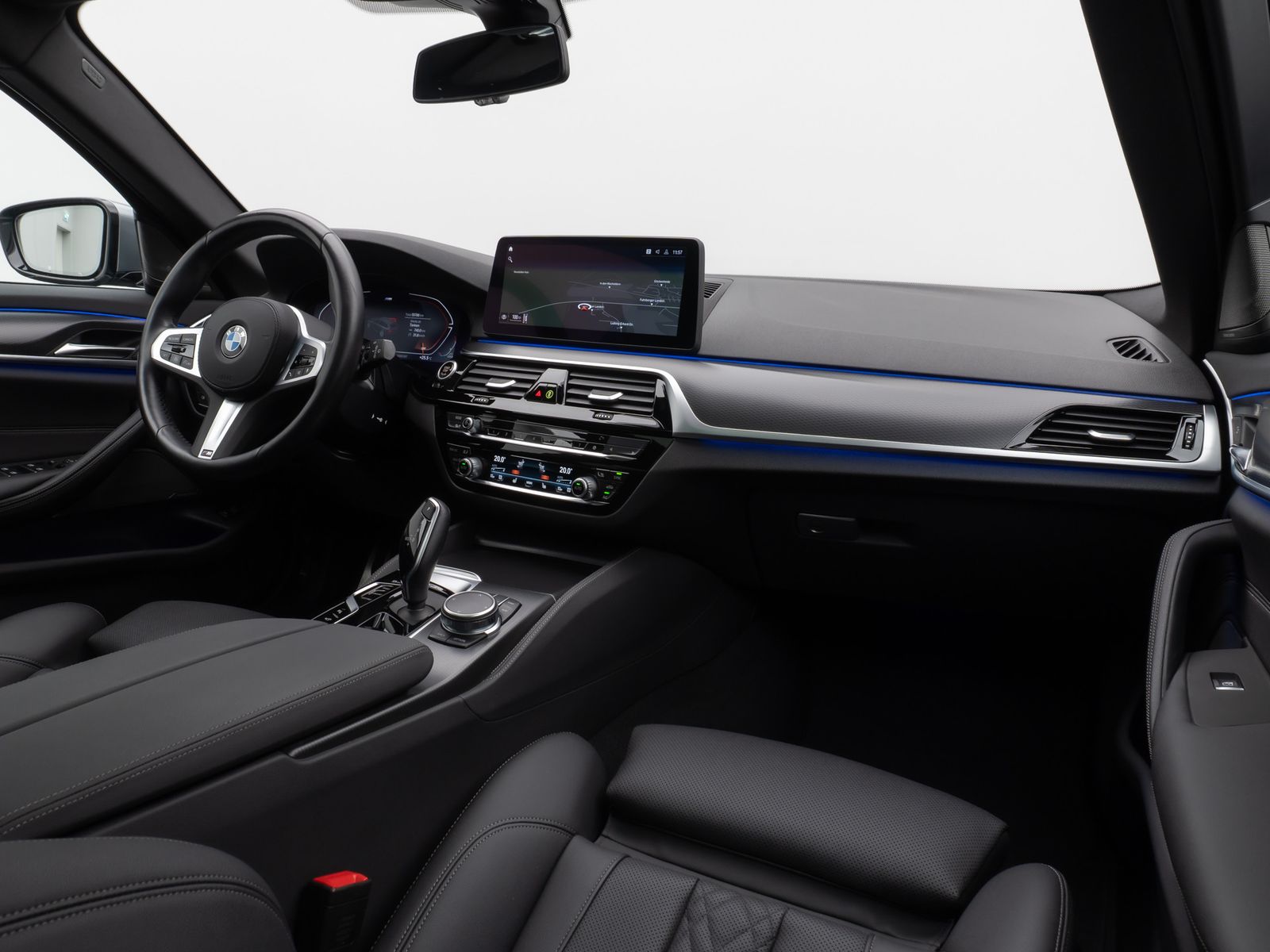 Fahrzeugabbildung BMW 530d M Sport Panorama 360°DAB H/K Komfort 20Zoll
