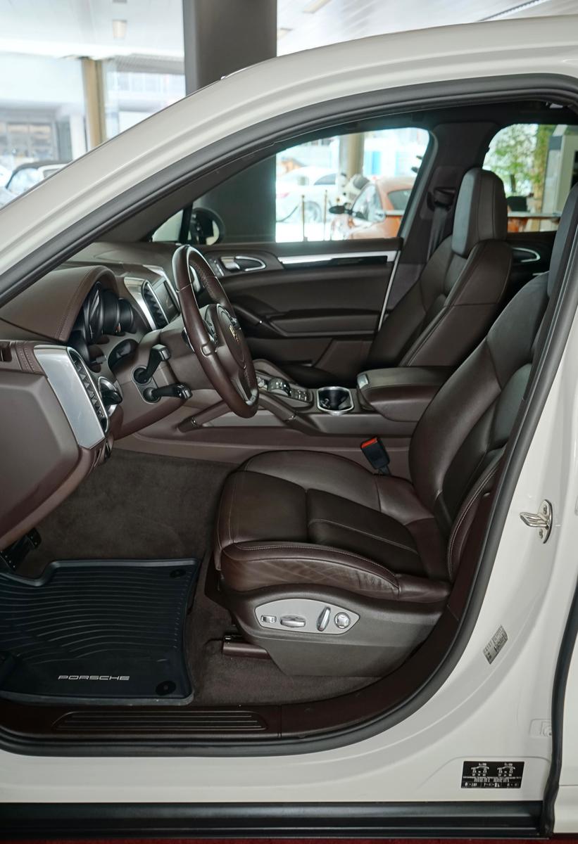 Porsche Cayenne Diesel ACC AHK PDLS Standheizung 14-Wege
