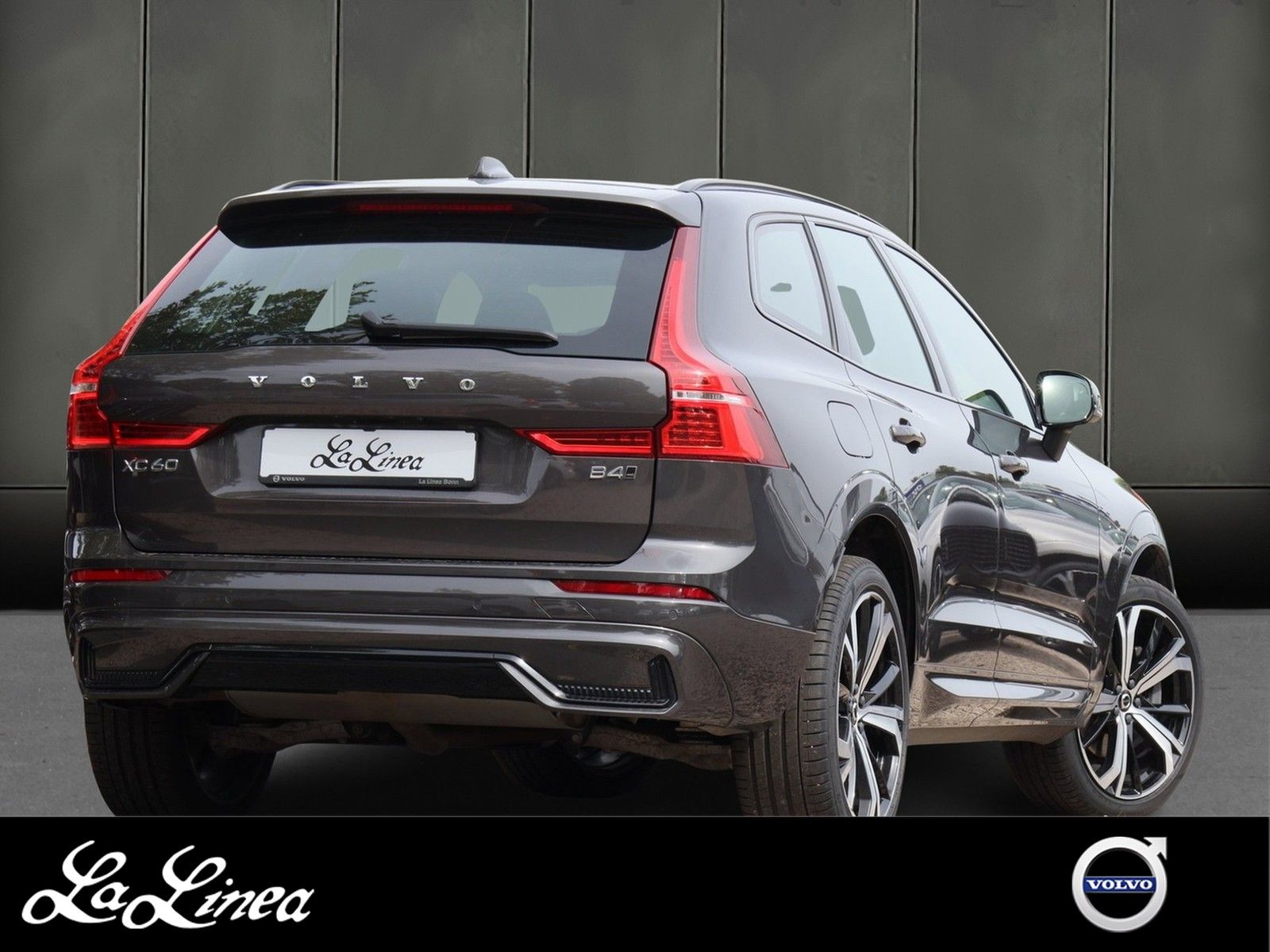 Volvo XC60 B4 Diesel Plus Dark AWD Aut. Navi*PDC*LED imagem 2