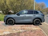 Volkswagen Tiguan 1.5 eHybrid R-LINE Pano, AHK, Pro max