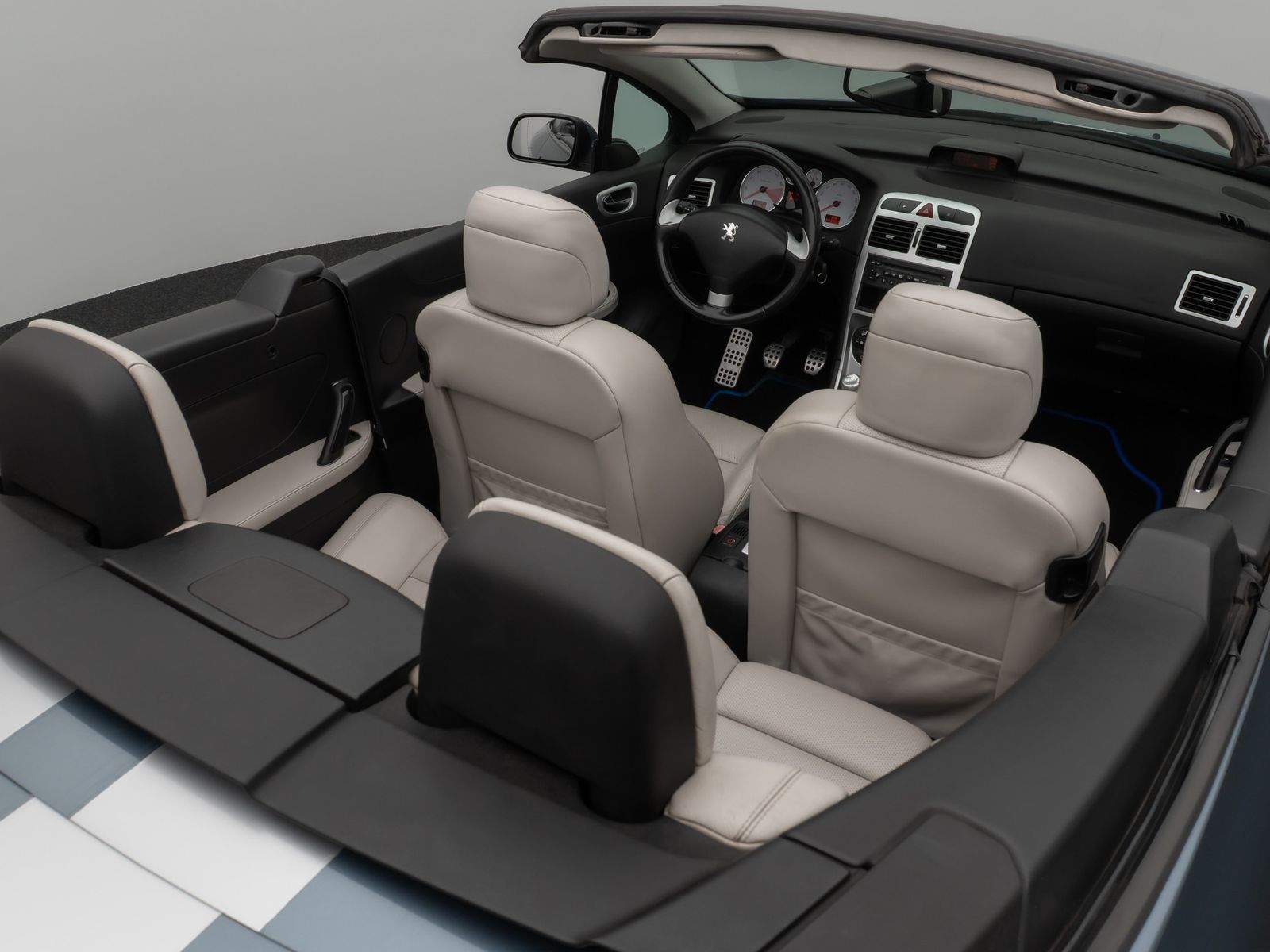 Fahrzeugabbildung Peugeot 307 CC Tendance 135 Sitzhzg PDC Klimaaut. Sport