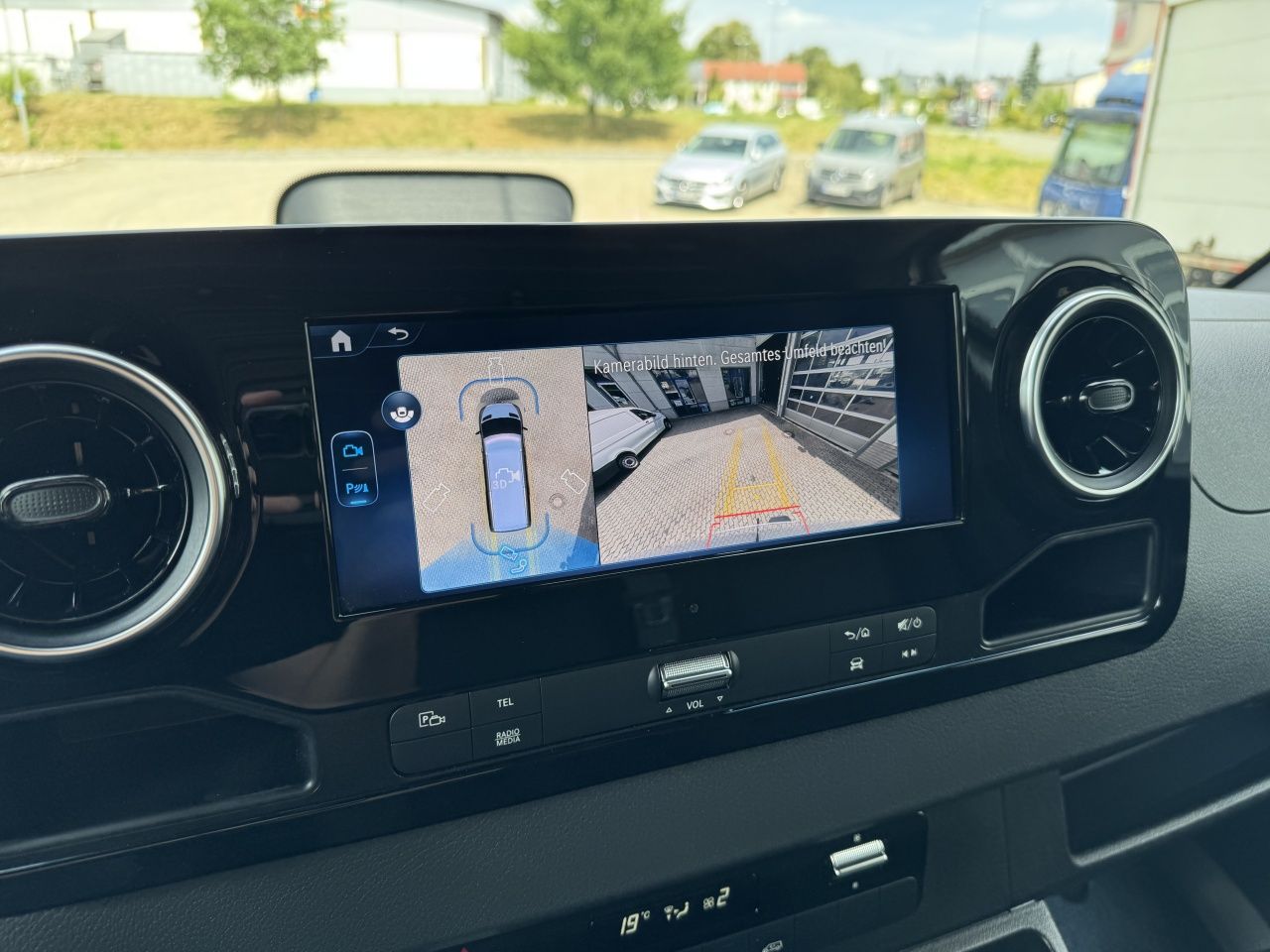 Fahrzeugabbildung Mercedes-Benz Sprinter 319CDI KA ProL2H2 4x4 Klima*LED*AHK2.8T