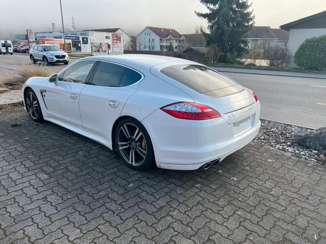 Porsche Panamera 4S V8 Chrono Sport Plus Turbo Optik