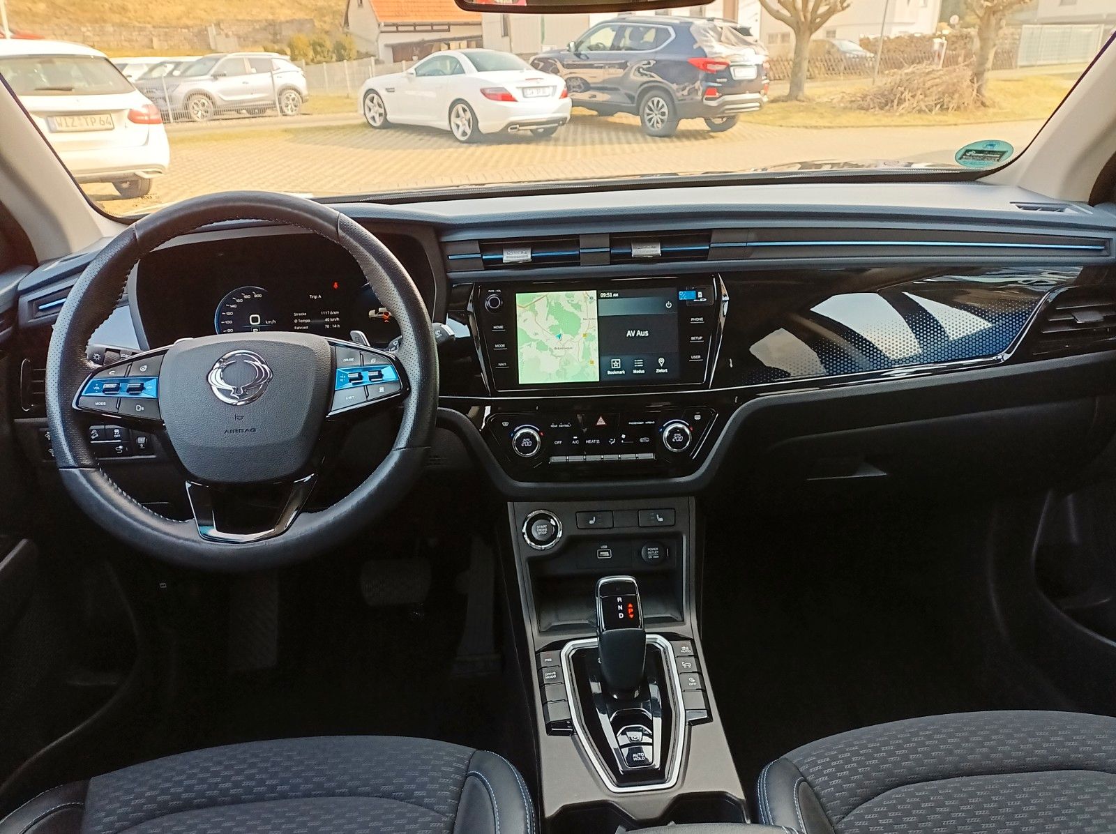 Fahrzeugabbildung Ssangyong Korando e-Motion PLATINUM +T.LEDER+ABSTANDSPILOT