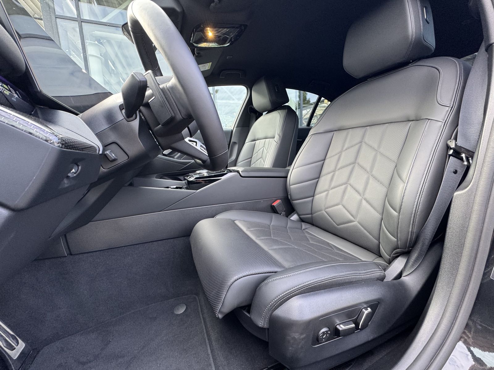 BMW 520d xDrive M Sport AHK Adapt.LED h&k DA PA foto 5