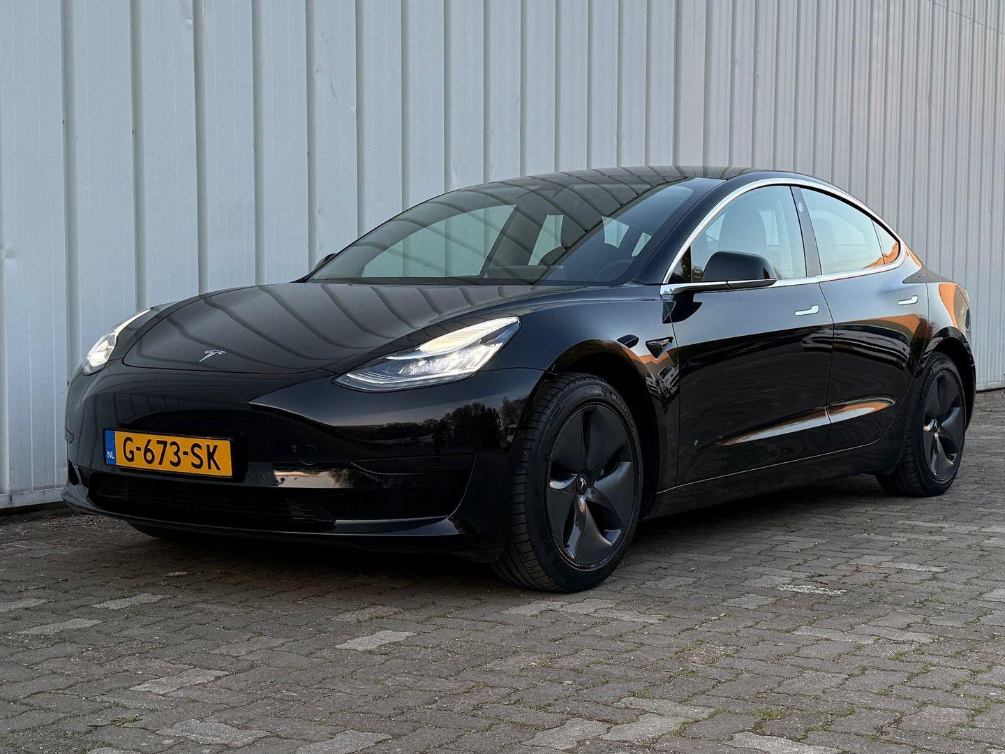 Tesla Model 3 Standard RWD Plus 60 kWh AHK AHK