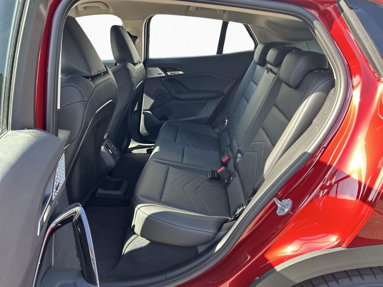 BMW iX2 - Bild 14