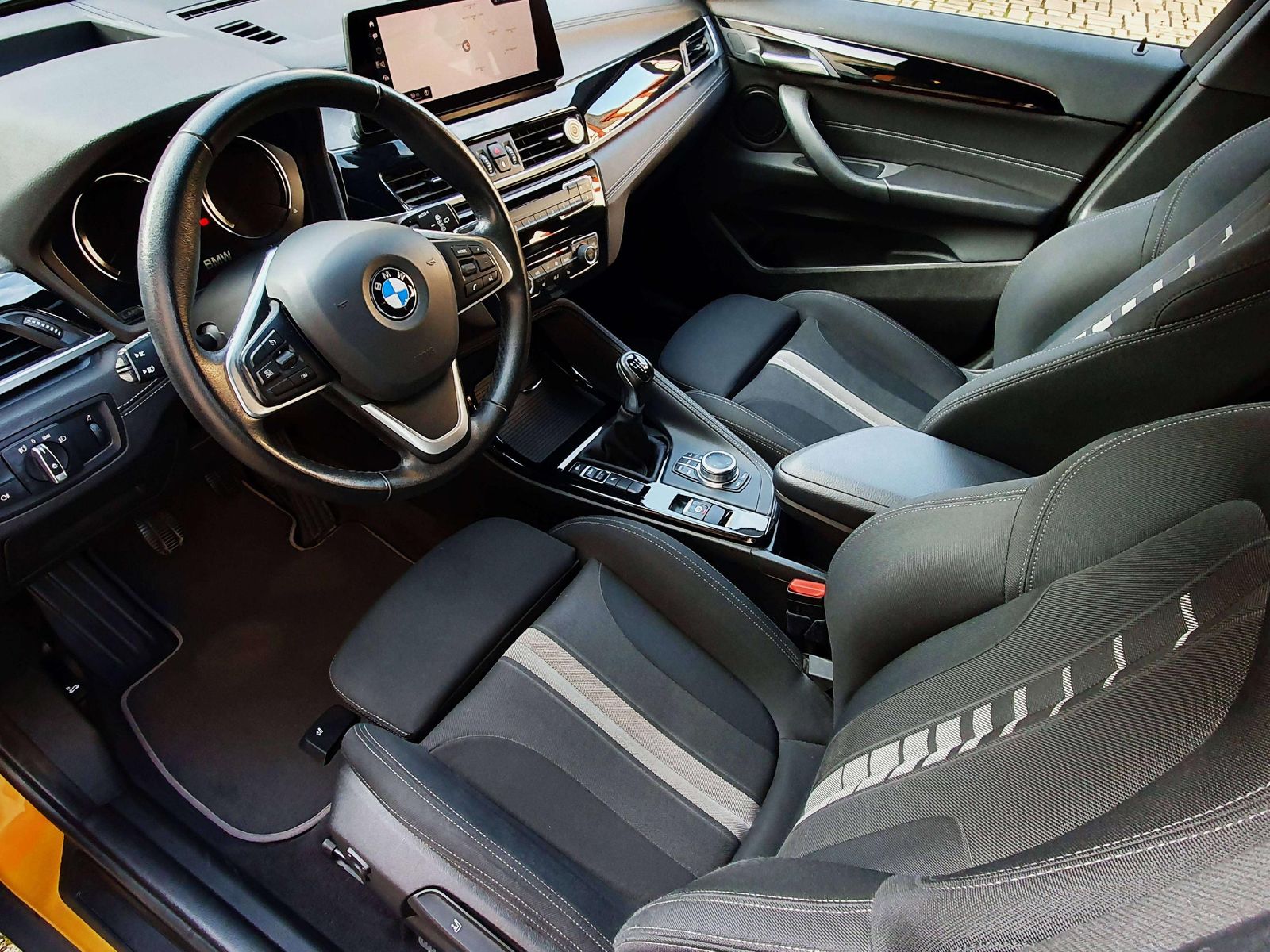 BMW 18d Advant.Plus HUD+Navi+LED+18+Spotzsi GARANTIE imagem 3
