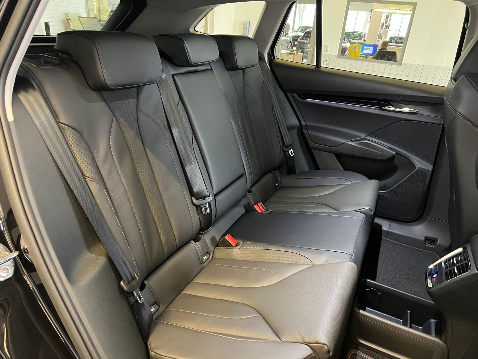 Fahrzeugabbildung SKODA Enyaq 85x *Leder,AHK,20"LM-Felge*