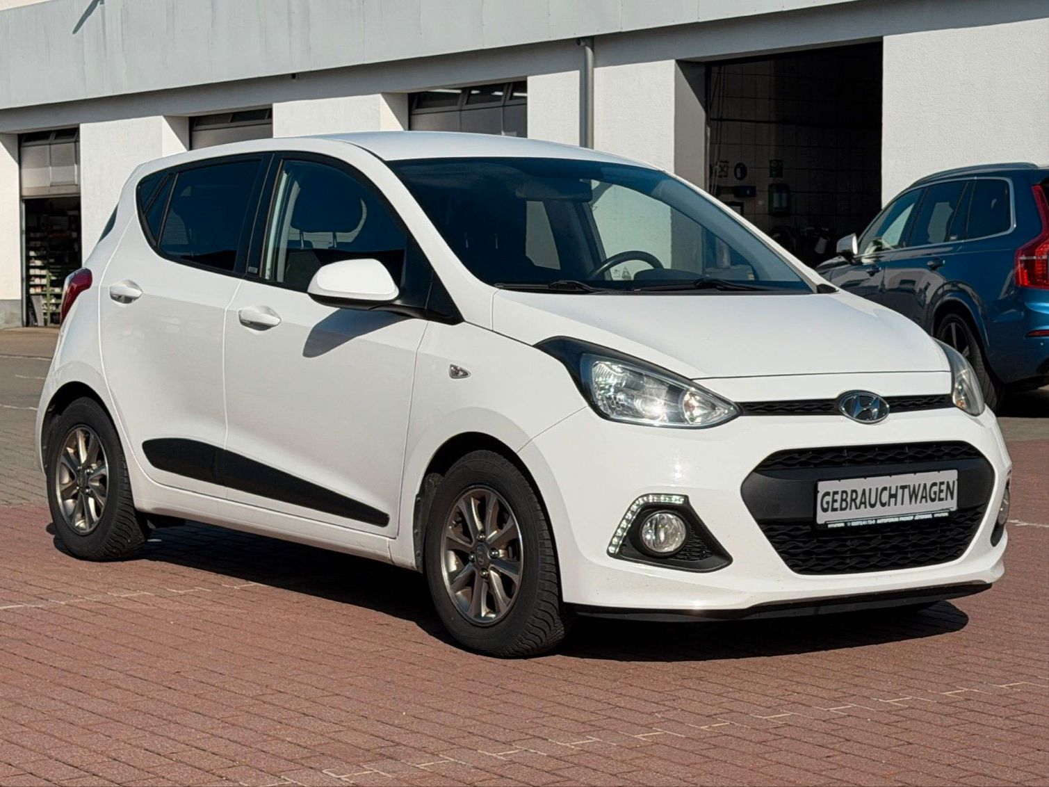 Fahrzeugabbildung Hyundai i10 1.0 Passion *Klima*Allwetter*Isofix*USB*AUX*