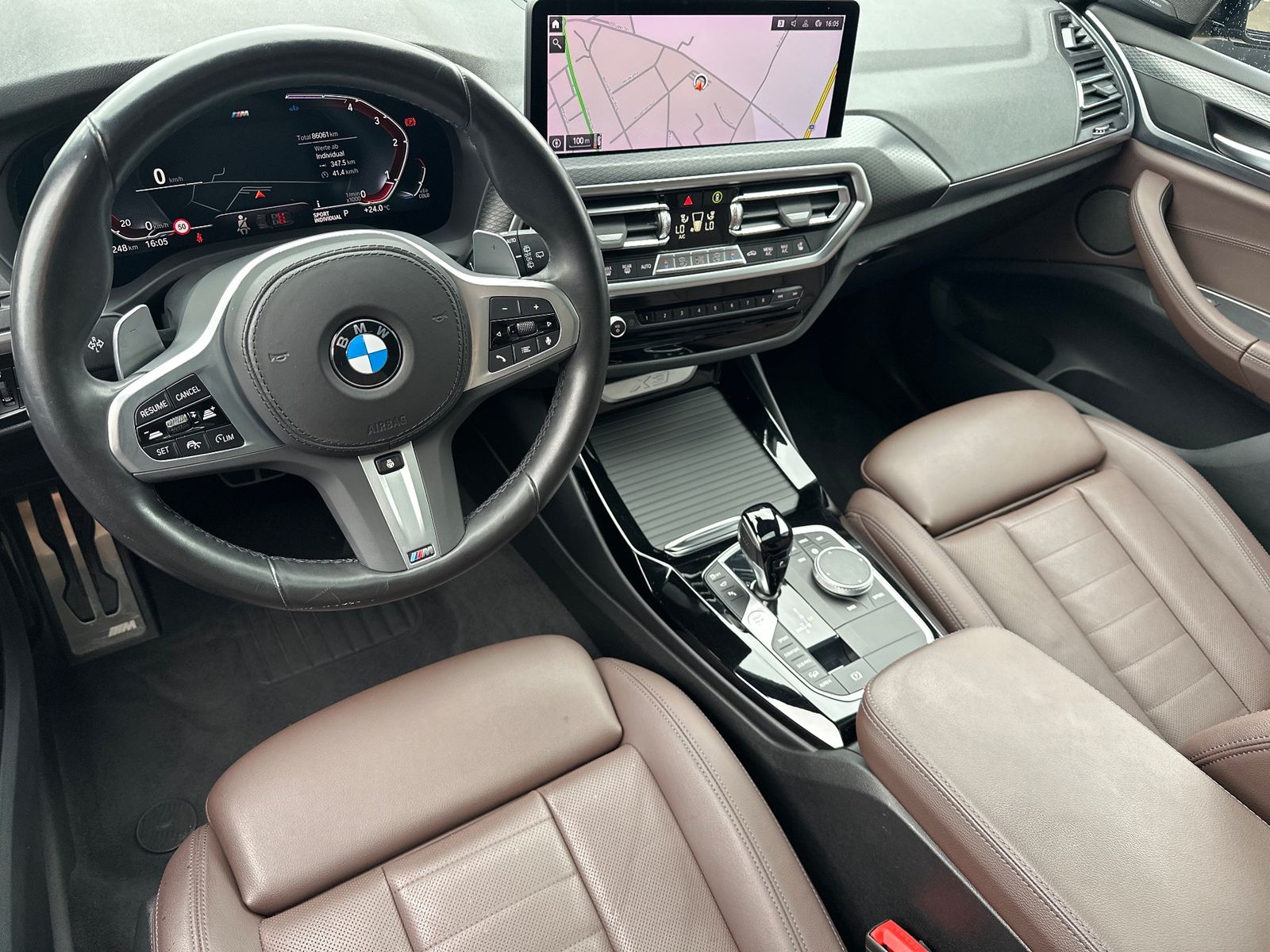 Fahrzeugabbildung BMW X3 xDrive20d NAV+LED+PANO+AHK+STHZ+HUD+SHZ+20ZO