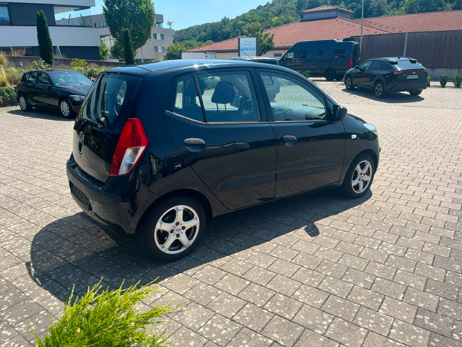 Hyundai i10 Edition+ 1. HAND+KLIMA+SCHECKHEFT