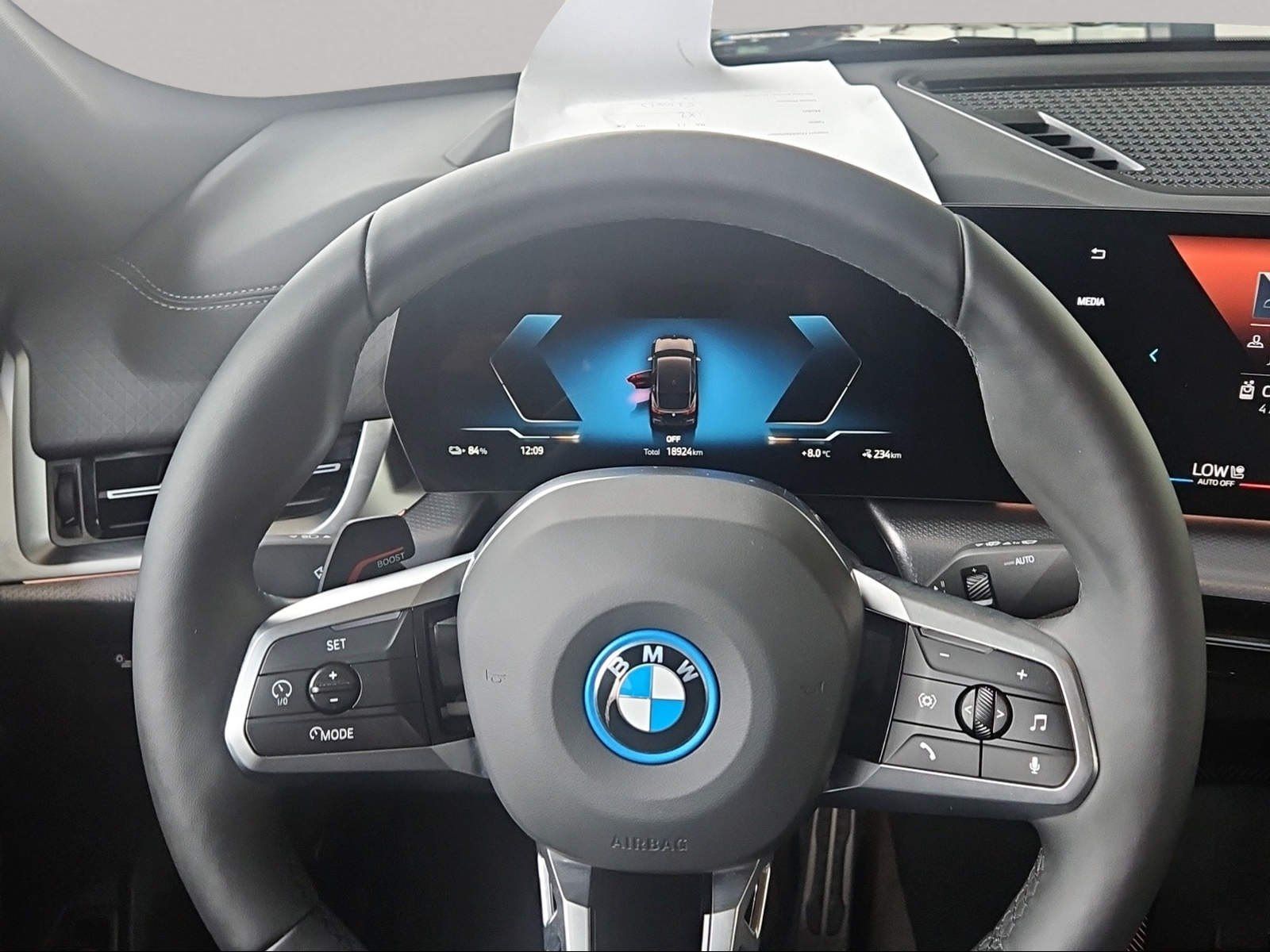 BMW iX2 - Bild 15