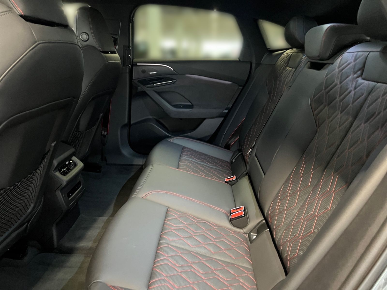 Audi S6 e-tron - Bild 11