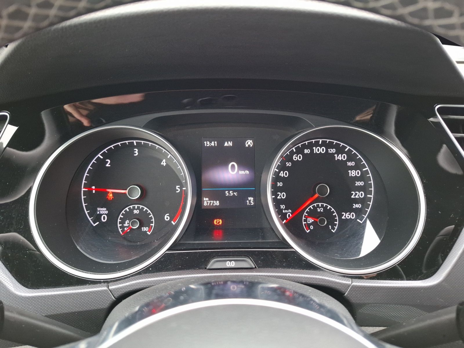 Fahrzeugabbildung Volkswagen Touran TDI Highline 7-Si R-Line LED AHK Navi ACC