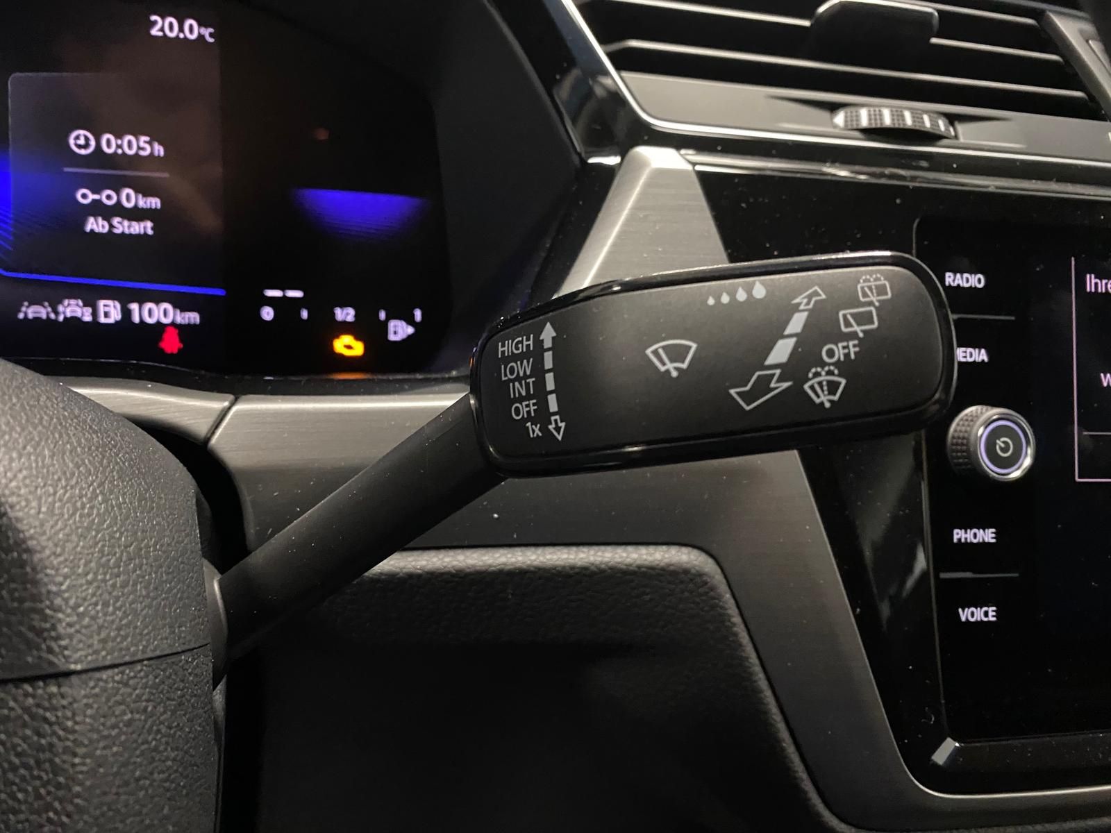 Fahrzeugabbildung Volkswagen Touran 1.5 TSI R-Line COMFORTLINE DSG+ACC+AHK