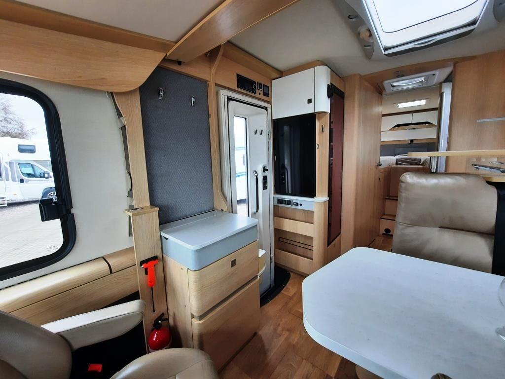 Fahrzeugabbildung HYMER / ERIBA / HYMERCAR B-Klasse 680 Lithium/Solar/Gastank/1.Hand