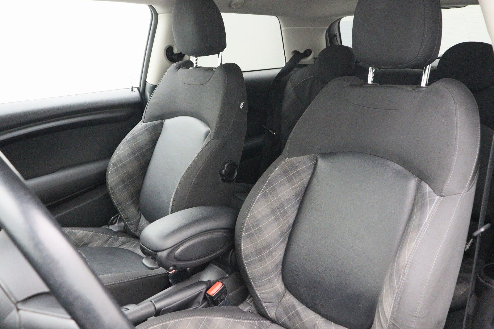 Fahrzeugabbildung MINI Cooper 1.5 Automatik