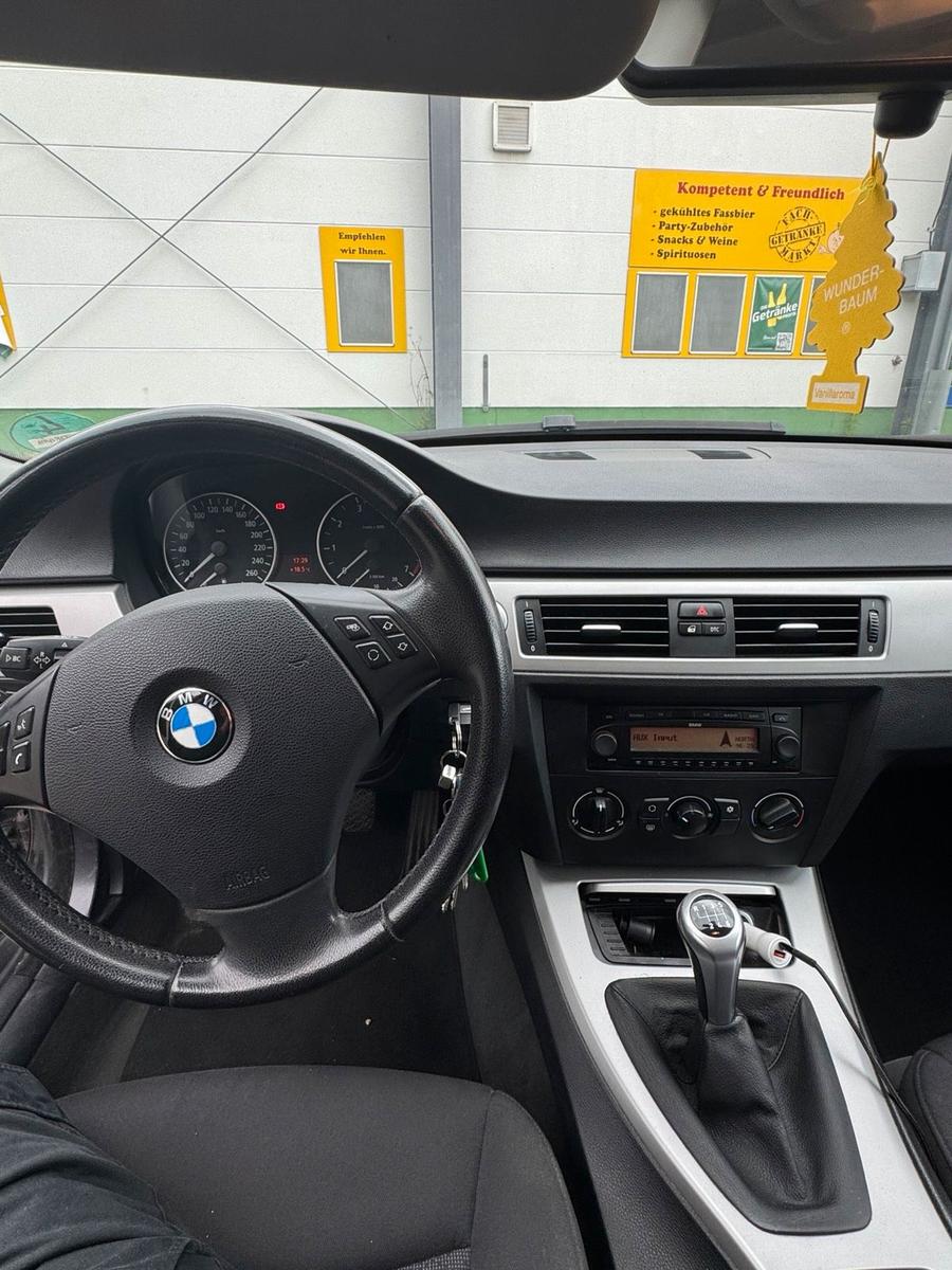 BMW 318 2006 — photo 7