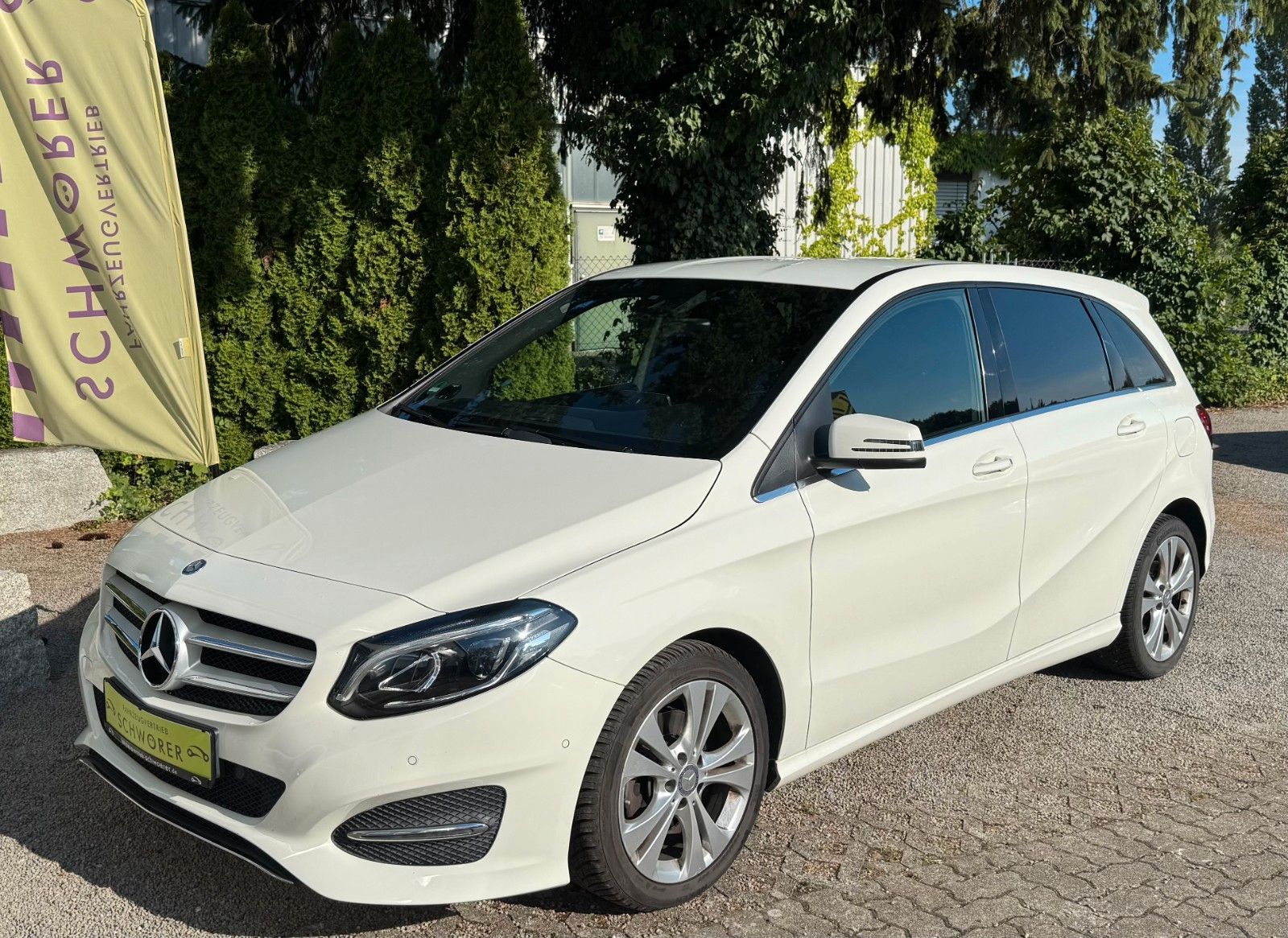 MERCEDES-BENZ B 180*Automatik*2.Hand*SH*Navi*Teilleder*
