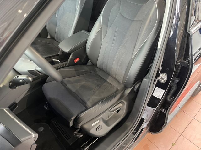 Fahrzeugabbildung Volkswagen Tiguan 1.5 eTSI DSG ELEGANCE AHK IQ.DRIVE IQ.LIG