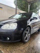Volkswagen VW Golf 5 mit wenig km - Volkswagen Golf aus 2004: Golf5