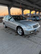 Mercedes-Benz Mercedes C270 W203 - Mercedes-Benz C 270: Kombi