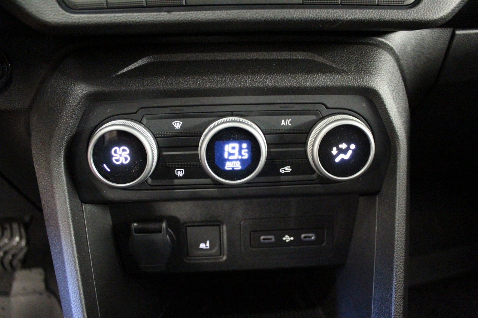 Fahrzeugabbildung Dacia Jogger Hybrid 155 Extreme 5-Sitzer MY 2026