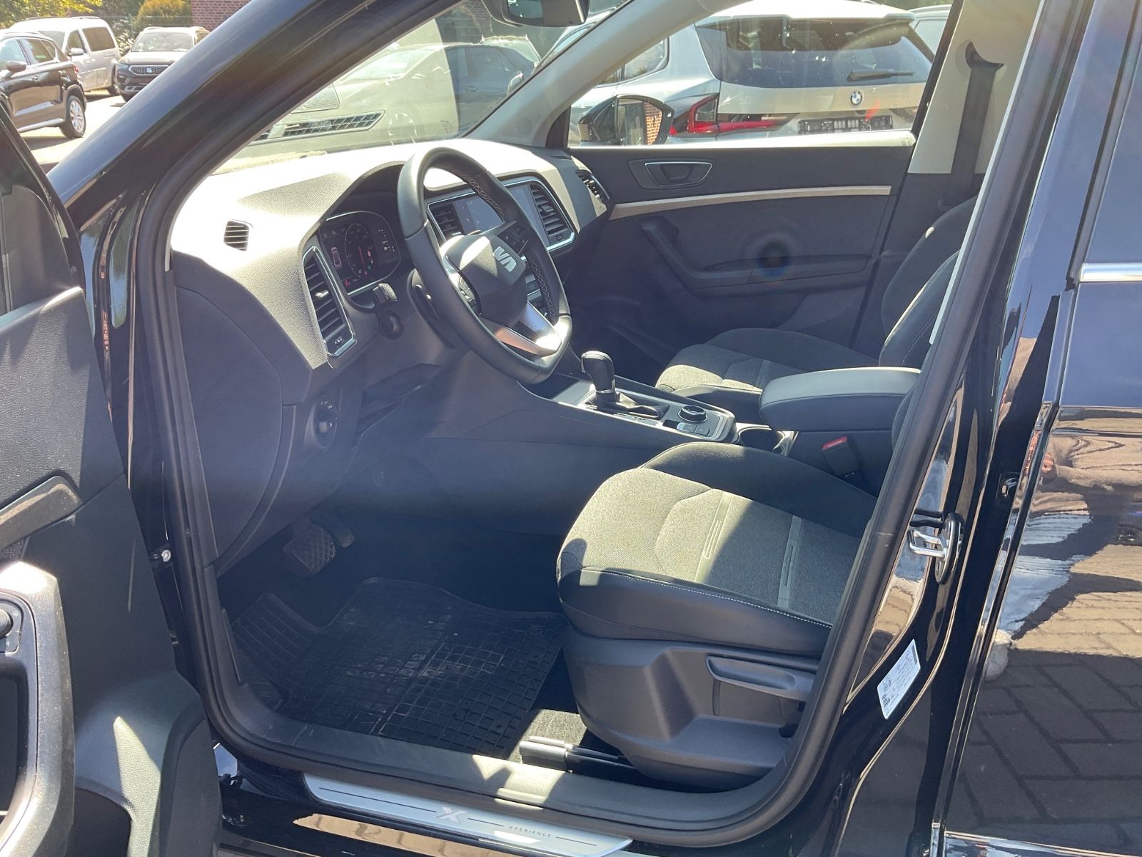 Fahrzeugabbildung SEAT Ateca 1.5 TSI Xperience DSG,Kamera,Navi,LED