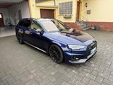 Audi RS4 2.9 TFSI Quattro Komfort Paket RS, Carbon  - blaue Audi RS4