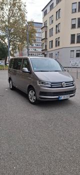 Volkswagen T6 Multivan Comfortline fast wie neu - VW T6 Multivan Gebrauchtwagen in Stuttgart