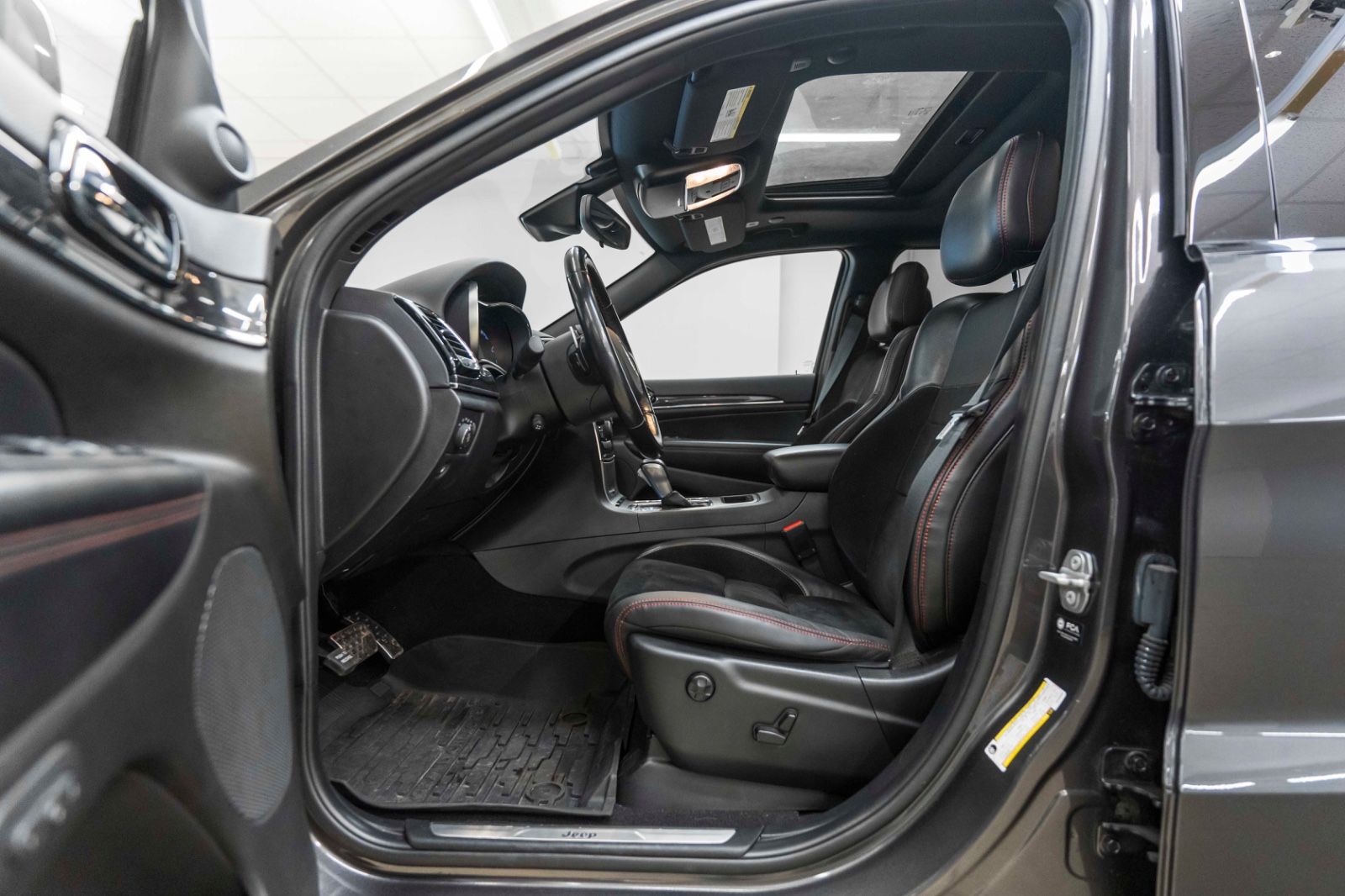Fahrzeugabbildung Jeep Grand Cherokee Laredo X 3,6L LPG 4X4 KAM PANO