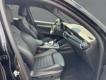 Alfa-Romeo Stelvio - 11