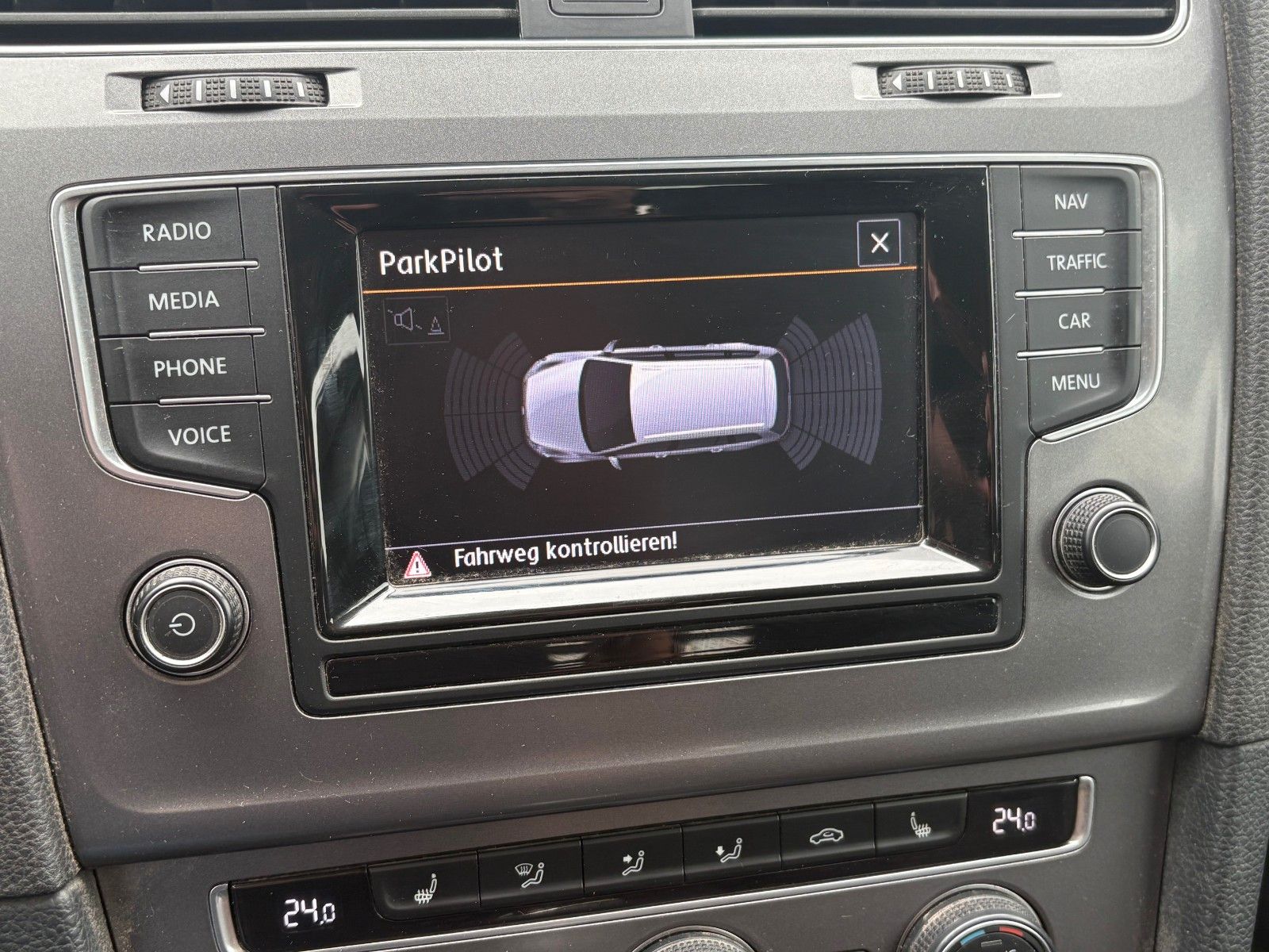 Fahrzeugabbildung Volkswagen Golf VII 1.2 TSI Trendline Navi SPORTSITZE Klima