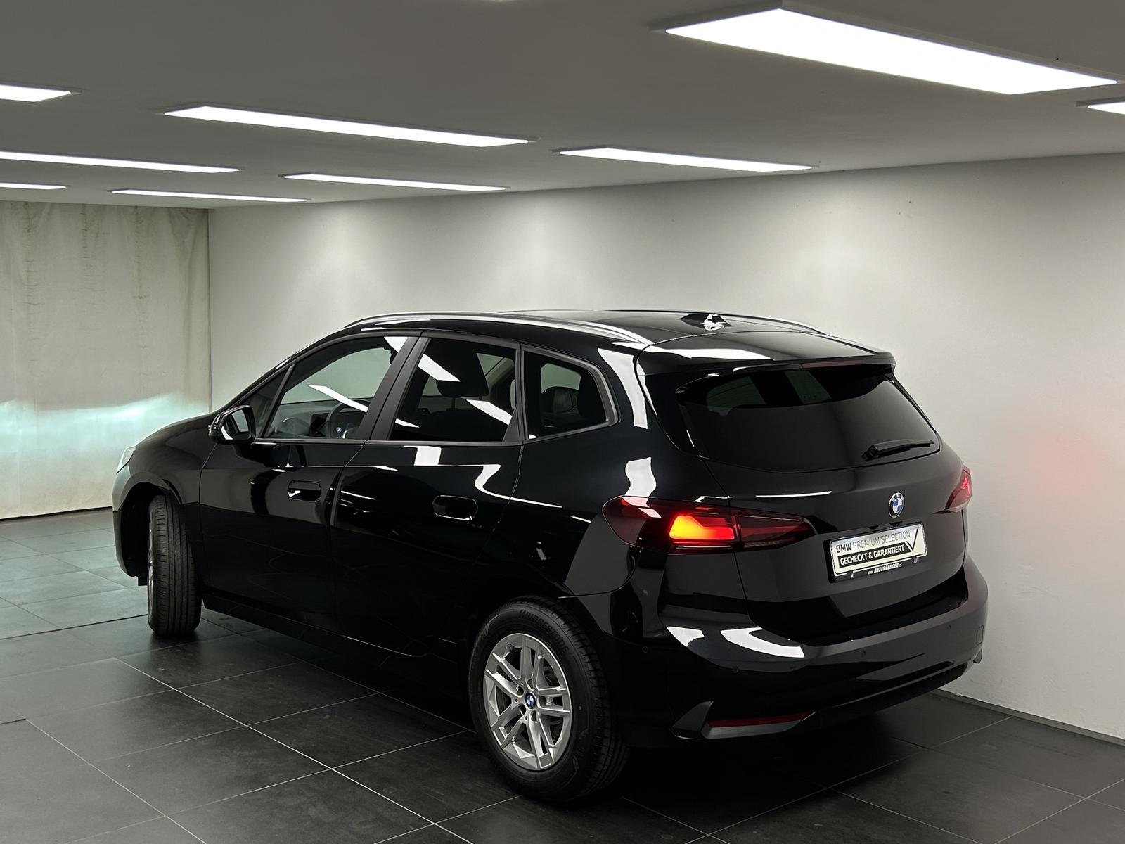 BMW 218i Active Tourer DAB Pano.Dach Parkassistent